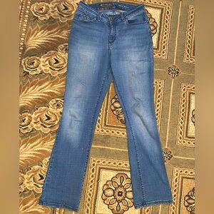 Lee-Modern Series Curvy Fit Bootcut Jeans!👖Super Cute!!